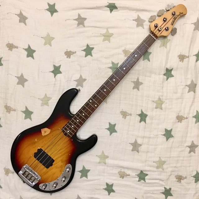 すぐったレディース福袋 musicman サンバースト2001年生まれ ベース USA stingray エレキベース