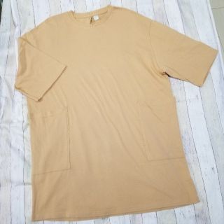 エイチアンドエム(H&M)のH＆M DIVIDED ロング丈 半袖Tシャツ 背中ロゴ ベージュ(Tシャツ(半袖/袖なし))