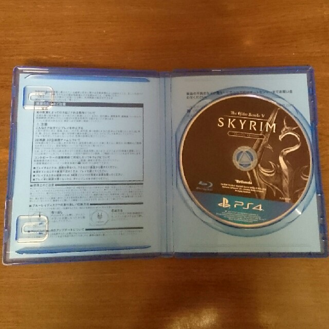 PlayStation4(プレイステーション4)のPS4用ソフト エルダースクロールズV スカイリム スペシャルエディション エンタメ/ホビーのゲームソフト/ゲーム機本体(家庭用ゲームソフト)の商品写真