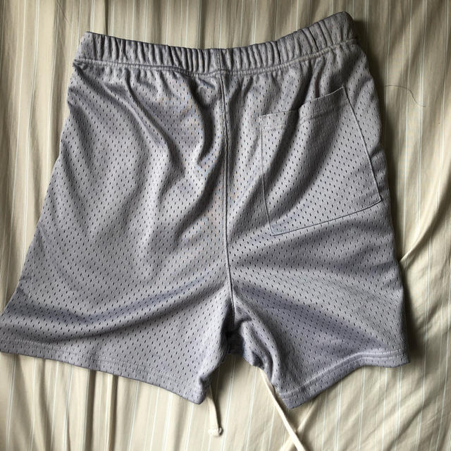 FEAR OF GOD(フィアオブゴッド)のFOG ESSENTIALS mesh shorts メンズのパンツ(ショートパンツ)の商品写真