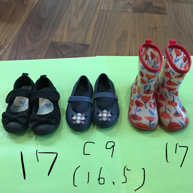 crocs(クロックス)の子供靴 まとめ売り（16.5-17） キッズ/ベビー/マタニティのキッズ靴/シューズ(15cm~)(スニーカー)の商品写真