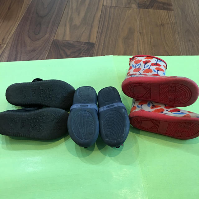 crocs(クロックス)の子供靴 まとめ売り（16.5-17） キッズ/ベビー/マタニティのキッズ靴/シューズ(15cm~)(スニーカー)の商品写真