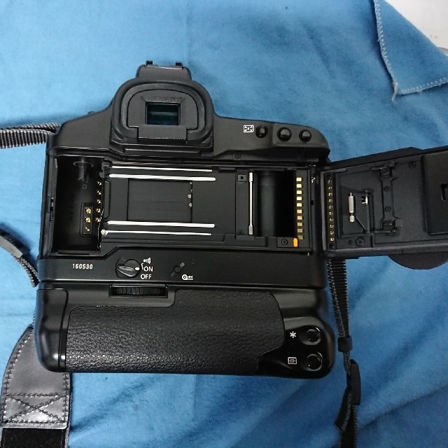 Canon(キヤノン)の【美品】キャノン EOS 1V HS スマホ/家電/カメラのカメラ(フィルムカメラ)の商品写真