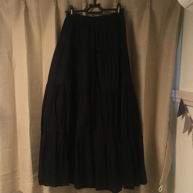 GU(ジーユー)のGU ティアードロングスカート黒 レディースのスカート(ロングスカート)の商品写真