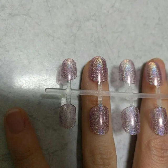 OPI(オーピーアイ)の新品　ネイルチップ　つけ爪　OPI ラメ！　紫　厚塗り コスメ/美容のネイル(つけ爪/ネイルチップ)の商品写真