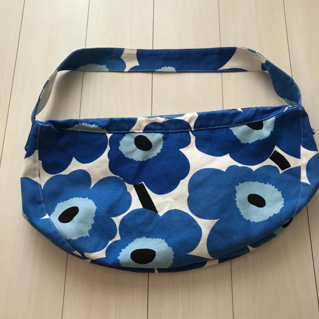 marimekko(マリメッコ)のmarimekko マリメッコ ウニッコ柄 ショルダーバッグ 青 レディースのバッグ(ショルダーバッグ)の商品写真