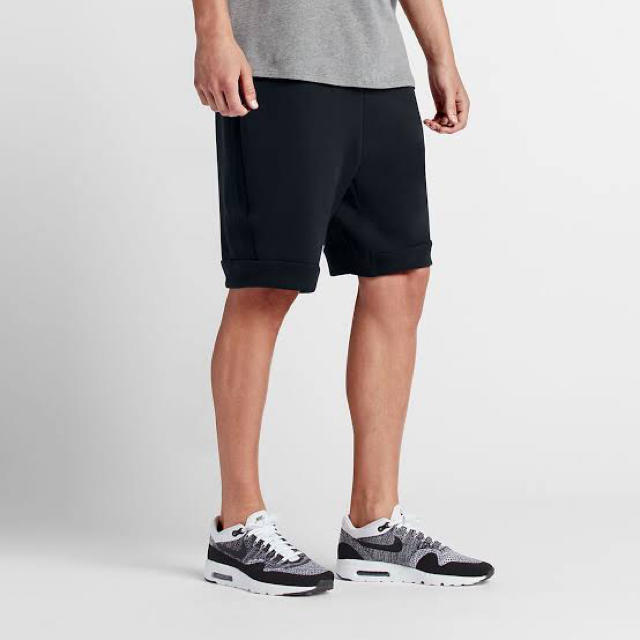 NIKE ナイキ テックフリース ショート NIKE TECH FLEECE SHORTの通販 by shop｜ナイキならラクマ