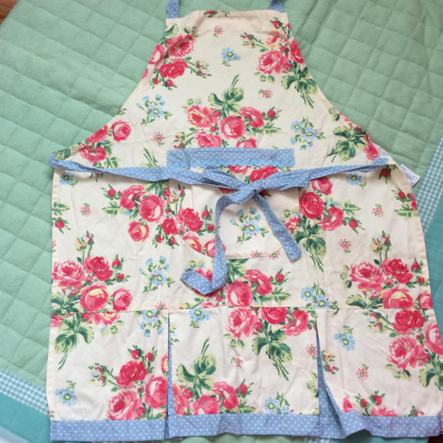 LAURA ASHLEY(ローラアシュレイ)のローラアシュレイ エプロン  レディースのレディース その他(その他)の商品写真