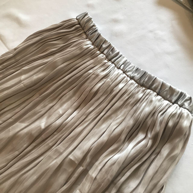 UNITED ARROWS(ユナイテッドアローズ)のUNITED ARROWS サテンフレアスカート レディースのスカート(ロングスカート)の商品写真