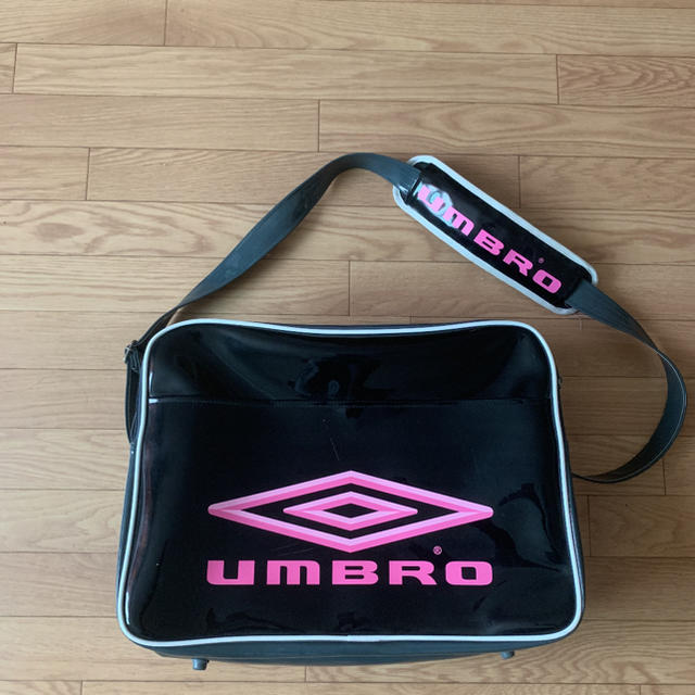 UMBRO アンブロ　エナメルバッグ ショルダーバッグ　未使用品