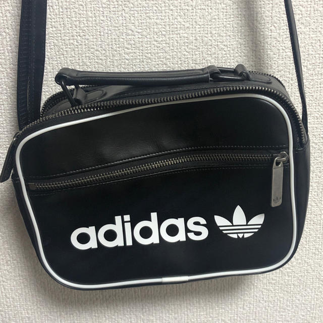 adidas(アディダス)のadidas ショルダーバック メンズのバッグ(ショルダーバッグ)の商品写真