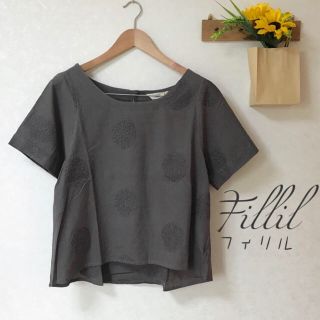 メルロー(merlot)の新品✨ ドット刺繍プルオーバー(シャツ/ブラウス(半袖/袖なし))