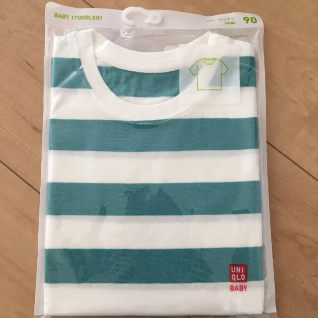 UNIQLO(ユニクロ)の早い者勝ち！ユニクロ クルーネックT  90 キッズ/ベビー/マタニティのキッズ服男の子用(90cm~)(下着)の商品写真