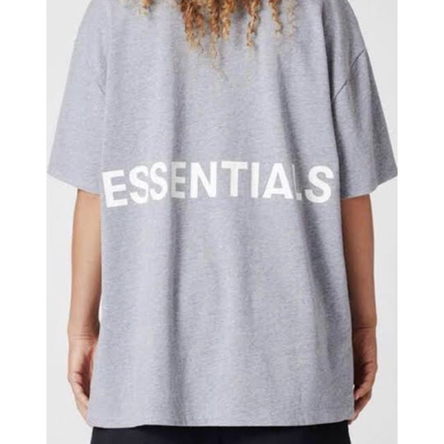 FEAR OF GOD(フィアオブゴッド)の FOG Essentials Boxy Graphic T-Shirt M メンズのトップス(Tシャツ/カットソー(半袖/袖なし))の商品写真