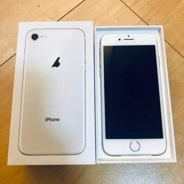 スマートフォン/携帯電話【新品】iPhone 8 64GB シルバー softbank