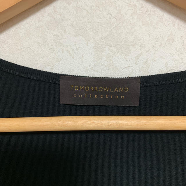 TOMORROWLAND(トゥモローランド)のトゥモローランド／トップス(黒)／38サイズ レディースのトップス(カットソー(半袖/袖なし))の商品写真