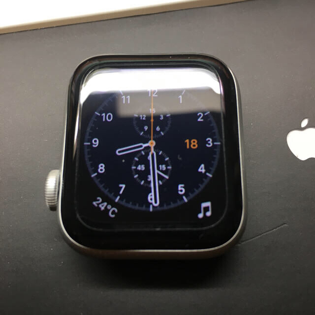 Apple Watch(アップルウォッチ)のApple Watch アップルウォッチ series4 ナイキモデル メンズの時計(腕時計(デジタル))の商品写真