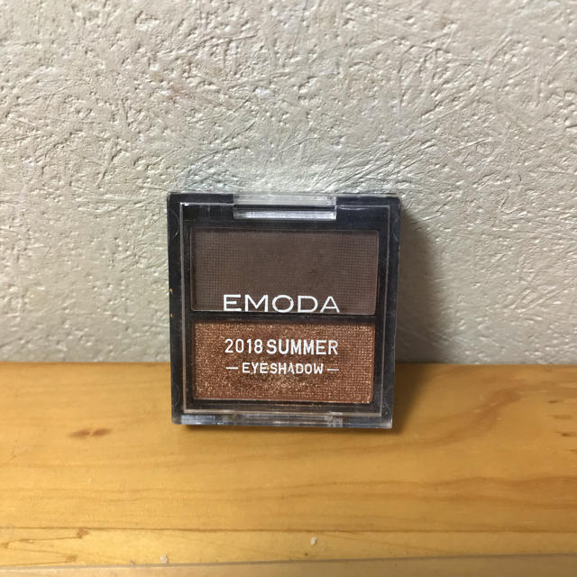 EMODA(エモダ)のEMODA 2色アイシャドウ コスメ/美容のベースメイク/化粧品(アイシャドウ)の商品写真