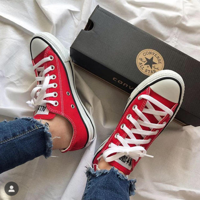 CONVERSE(コンバース)のコンバース オールスター 赤 ローカット23.5センチ  レディースの靴/シューズ(スニーカー)の商品写真