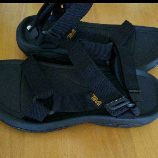 Teva(テバ)の値下げ！Teva ハリケーンXLT2 サンダル ブラック 24cm レディースの靴/シューズ(サンダル)の商品写真