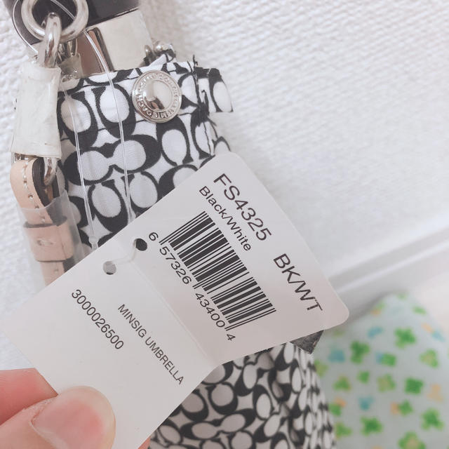COACH(コーチ)の新品♡COACH♡折りたたみ傘 レディースのファッション小物(傘)の商品写真