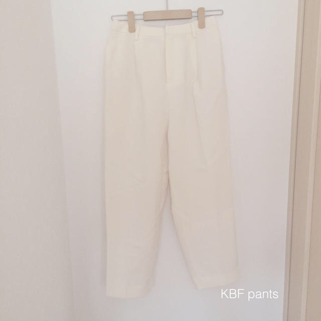 KBF(ケービーエフ)のKBF パンツ レディースのパンツ(その他)の商品写真