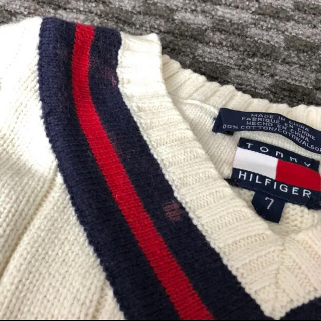 TOMMY HILFIGER(トミーヒルフィガー)のトミーヒルフィガー  Vネック ニット キッズ/ベビー/マタニティのキッズ服男の子用(90cm~)(ニット)の商品写真