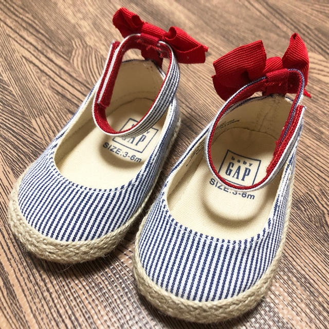 babyGAP(ベビーギャップ)のbaby GAP ベビーシューズ 女の子 キッズ/ベビー/マタニティのベビー靴/シューズ(~14cm)(その他)の商品写真