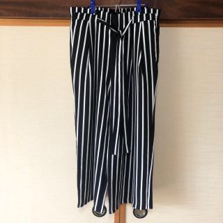 ザラ(ZARA)のストライプ ワイドパンツ ZARA BASIC(バギーパンツ)