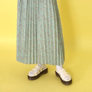 ダブルクローゼット(w closet)のw closet 花柄プリーツスカート(ロングスカート)