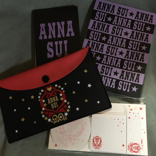 ANNA SUI(アナスイ)のアナスイ  ポーチ付き 付箋&ミニ便箋  メモ帳 2種 インテリア/住まい/日用品の文房具(ノート/メモ帳/ふせん)の商品写真