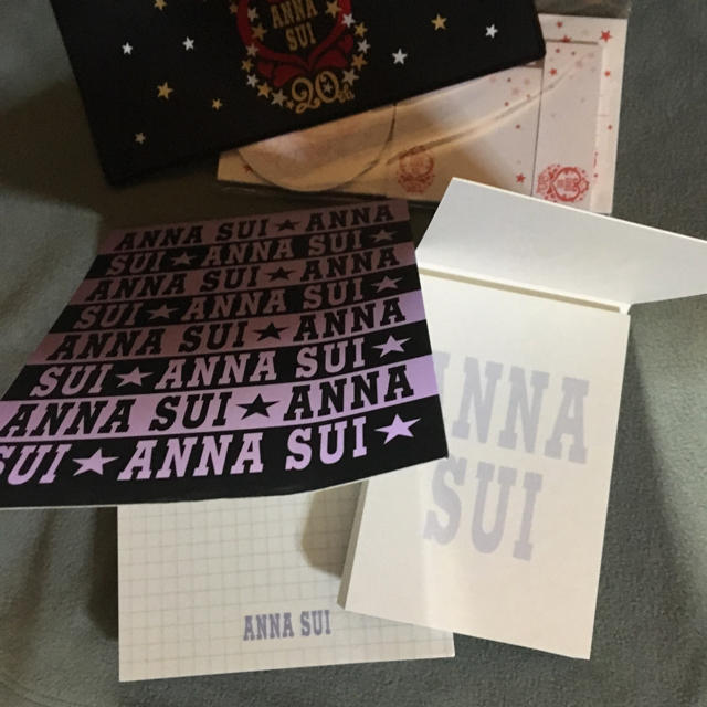 ANNA SUI(アナスイ)のアナスイ  ポーチ付き 付箋&ミニ便箋  メモ帳 2種 インテリア/住まい/日用品の文房具(ノート/メモ帳/ふせん)の商品写真