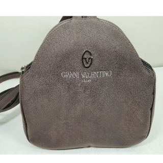 ジャンニバレンチノ リュック(レディース)の通販 5点 | GIANNI VALENTINOのレディースを買うならラクマ