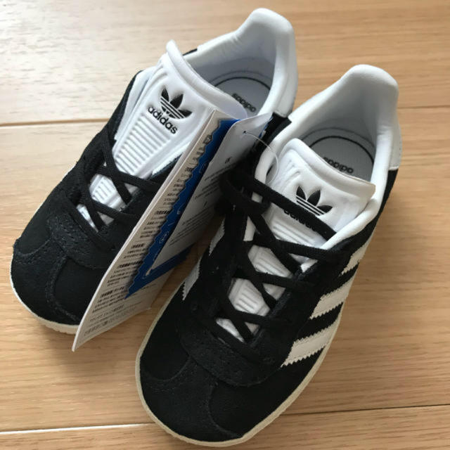 adidas(アディダス)の★新品★アディダス★ガゼル★キッズ★14.5 キッズ/ベビー/マタニティのベビー靴/シューズ(~14cm)(スニーカー)の商品写真