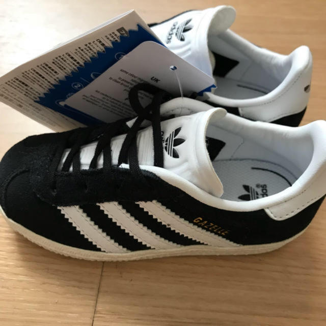 adidas(アディダス)の★新品★アディダス★ガゼル★キッズ★14.5 キッズ/ベビー/マタニティのベビー靴/シューズ(~14cm)(スニーカー)の商品写真