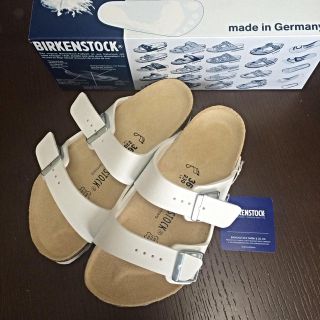 ビルケンシュトック(BIRKENSTOCK)の☆新品☆ビルケンアリゾナ ホワイト36(サンダル)