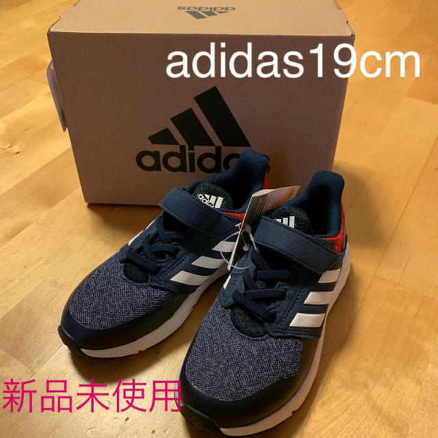 adidas(アディダス)のadidasアディダス スニーカー 19cm キッズ/ベビー/マタニティのキッズ靴/シューズ(15cm~)(スニーカー)の商品写真