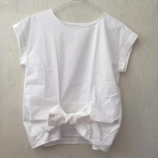 シップス(SHIPS)の【美品】うしろにリボン♡SHIPS 白カットソー(カットソー(半袖/袖なし))