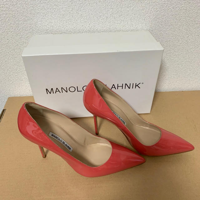 MANOLO BLAHNIK(マノロブラニク)の新品未使用☆マノロブラニクBBエナメルパンプス レディースの靴/シューズ(ハイヒール/パンプス)の商品写真