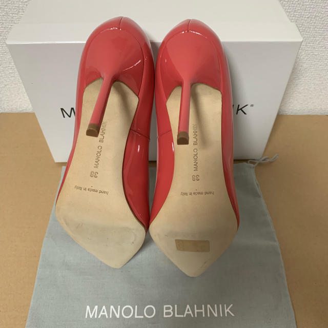 MANOLO BLAHNIK(マノロブラニク)の新品未使用☆マノロブラニクBBエナメルパンプス レディースの靴/シューズ(ハイヒール/パンプス)の商品写真