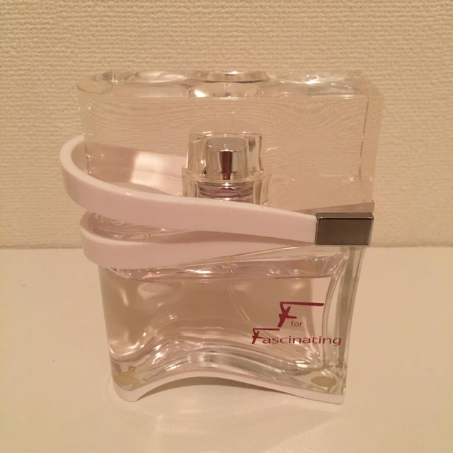 Salvatore Ferragamo(サルヴァトーレフェラガモ)のサルヴァトーレ フェラガモ エフ フォー ファシネイティング 香水 30ml コスメ/美容の香水(香水(女性用))の商品写真