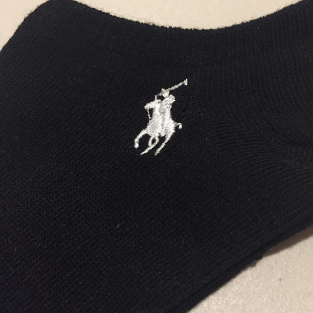 POLO RALPH LAUREN(ポロラルフローレン)の新品 女性用 ラルフローレン くるぶしソックス 2足組 黒 白 レディースのレッグウェア(ソックス)の商品写真