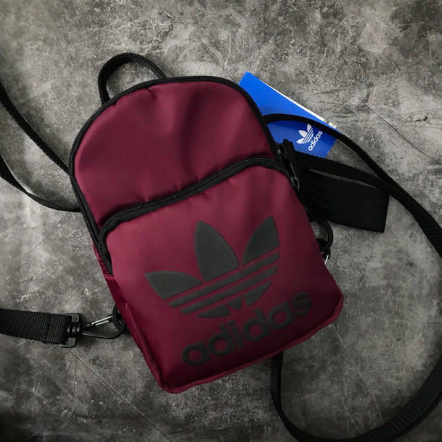 adidas(アディダス)のアディダス オリジナルス  レディース リュック/バックパック レディースのバッグ(リュック/バックパック)の商品写真