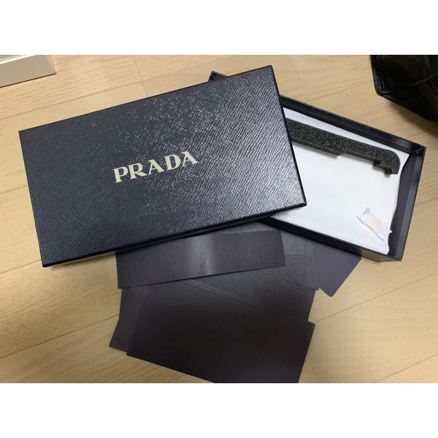 PRADA(プラダ)の☆ほぼ未使用☆プラダ☆空き箱 レディースのファッション小物(財布)の商品写真