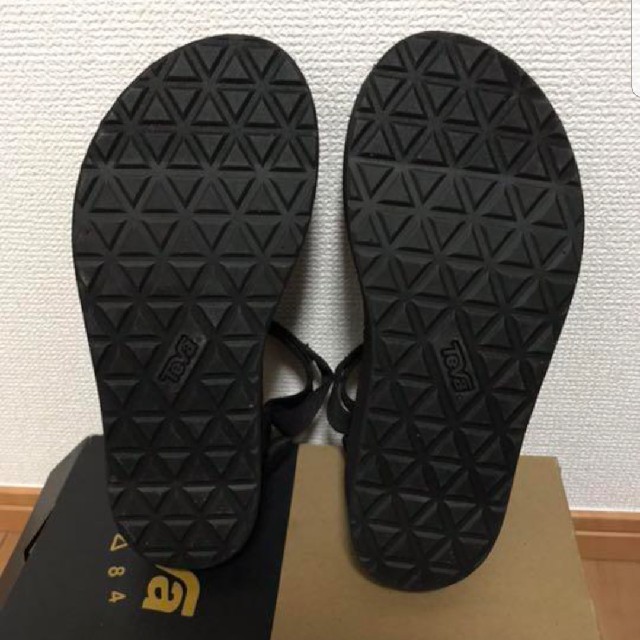 Teva(テバ)の新品★TEVA Flatform Universal 厚底 サンダル 22cm レディースの靴/シューズ(サンダル)の商品写真