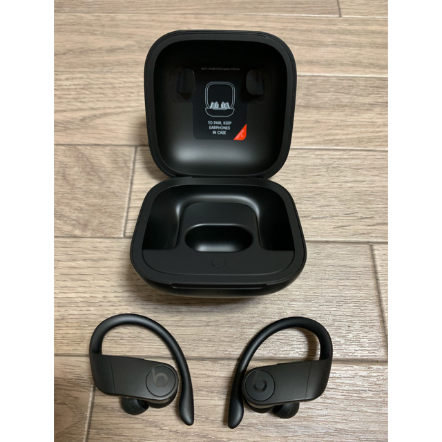 Apple(アップル)のpower beat pro ブラック 値下げしました スマホ/家電/カメラのオーディオ機器(ヘッドフォン/イヤフォン)の商品写真