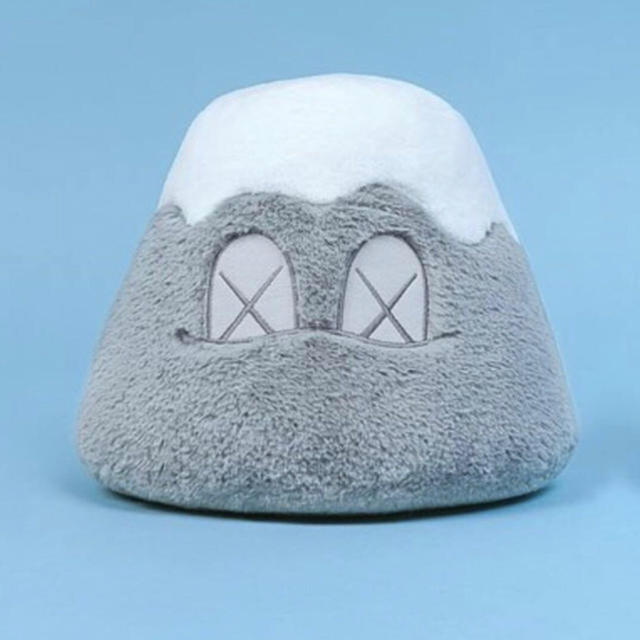 売れ筋介護用品も！ kaws holiday ぬいぐるみ US クッション HOLIDAY ...