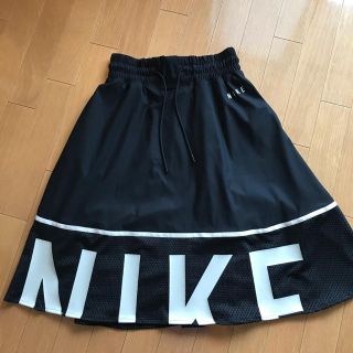 ナイキ(NIKE)のNIKE スカート(ひざ丈スカート)