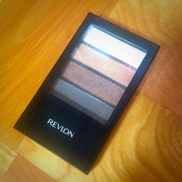 REVLON(レブロン)のレブロンアイシャドウ コスメ/美容のベースメイク/化粧品(アイシャドウ)の商品写真