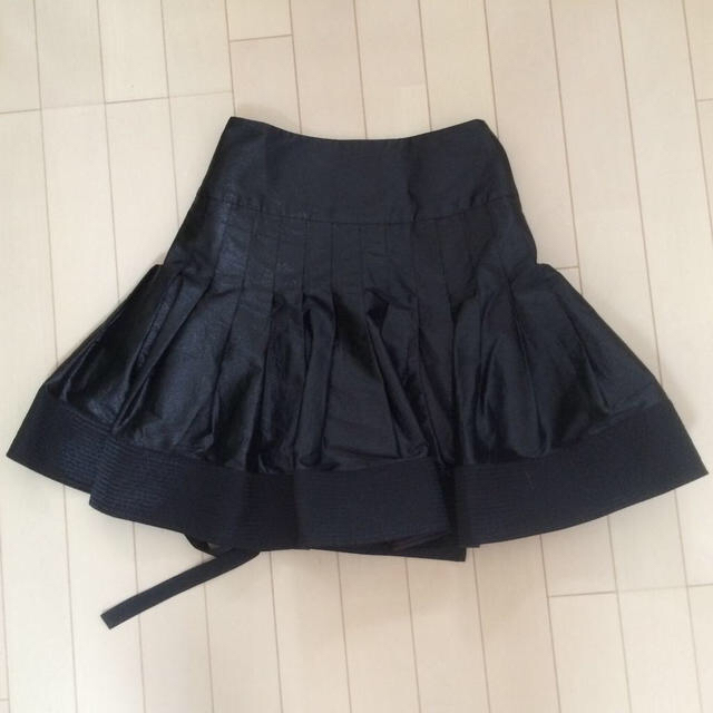 sacai メタリックラップスカート sacai メタリックラップスカート